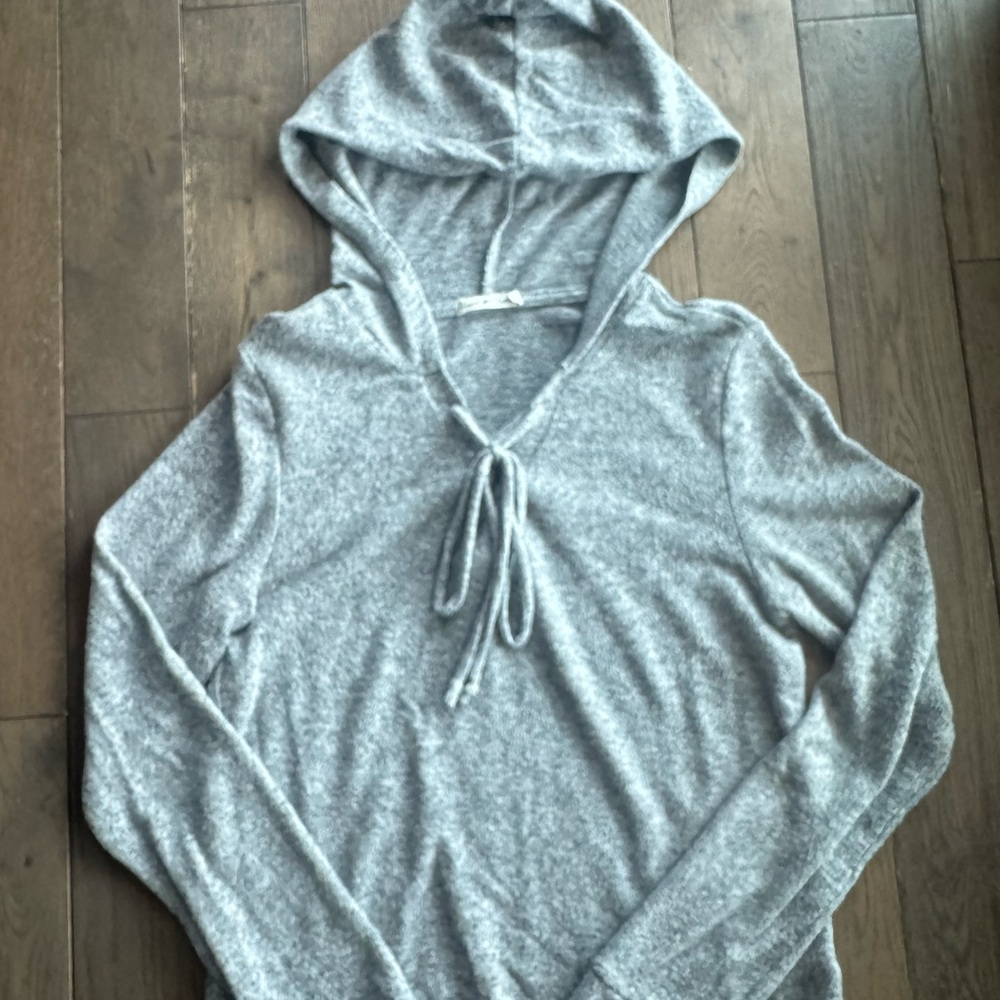 Heart Hips Light Gray Hooded Top